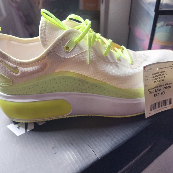 Nike - Picture 2 of 2